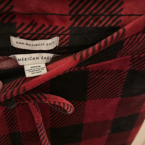 American Eagle Buffalo plaid "Ah-mazingly soft" Jogger
Size Medium - Picture 2 of 5